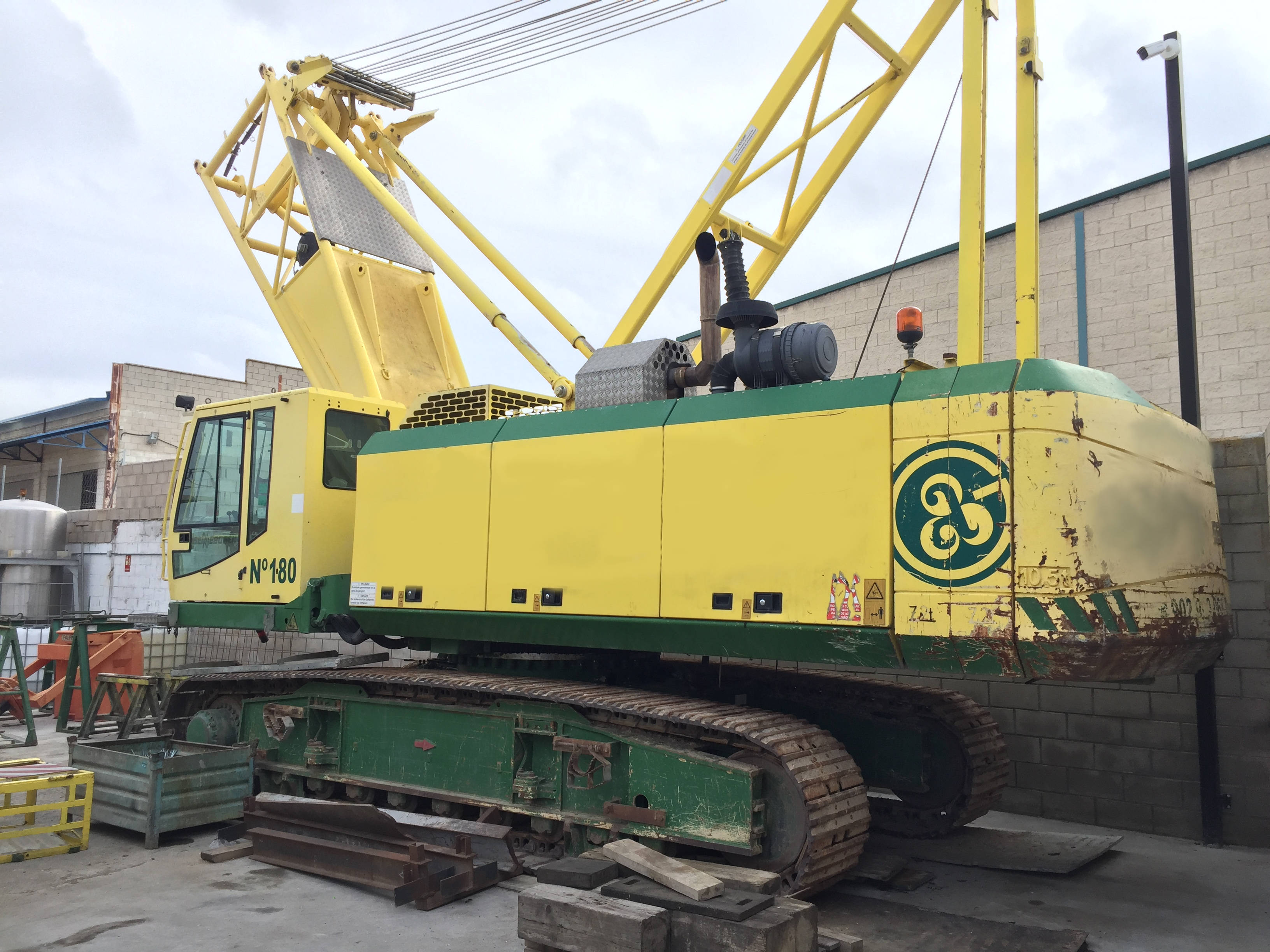 SENNEBOGEN 2200R (YOM2005)
